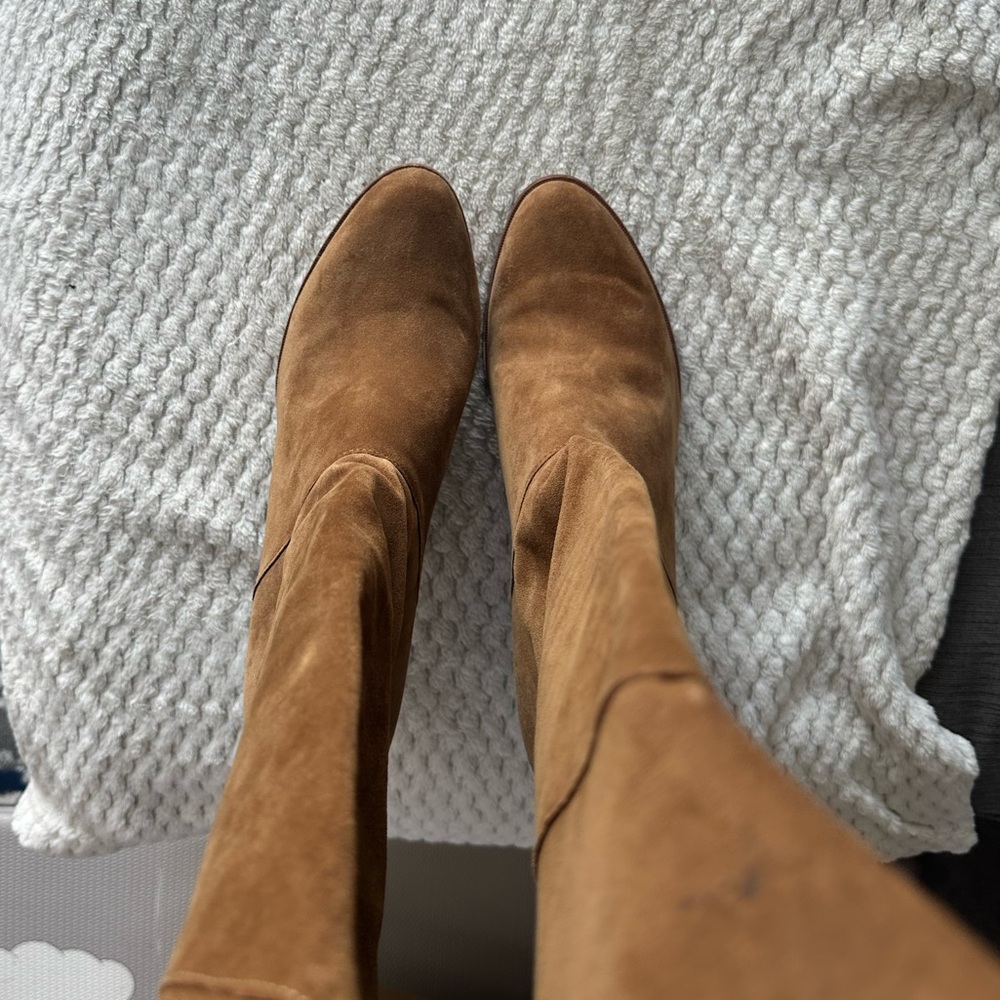Suede boots